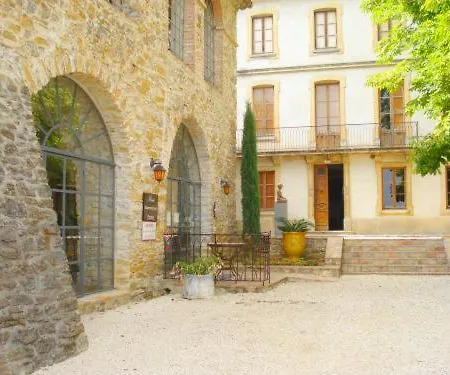 Отель Le Clos Des Arts Les Mages