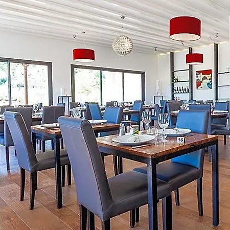 Le Clos Des Arts Отель