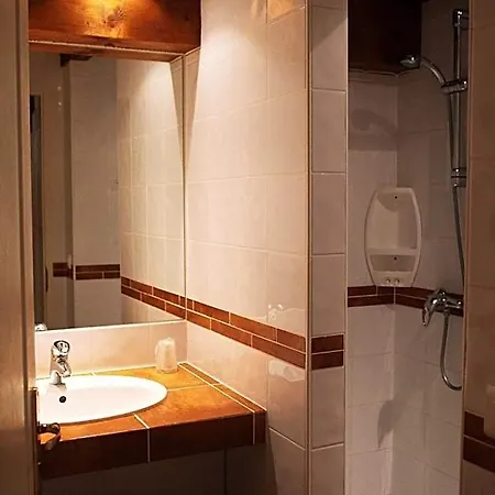Szálloda Le Clos Des Arts 3*