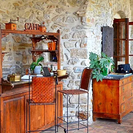 Le Clos Des Arts 3* Les Mages