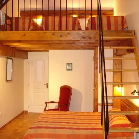 Le Clos Des Arts Les Mages